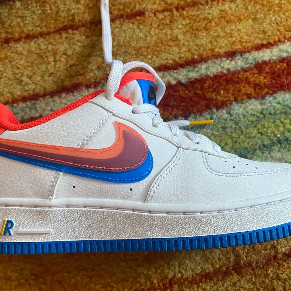 4.5 girls Nike shoes.